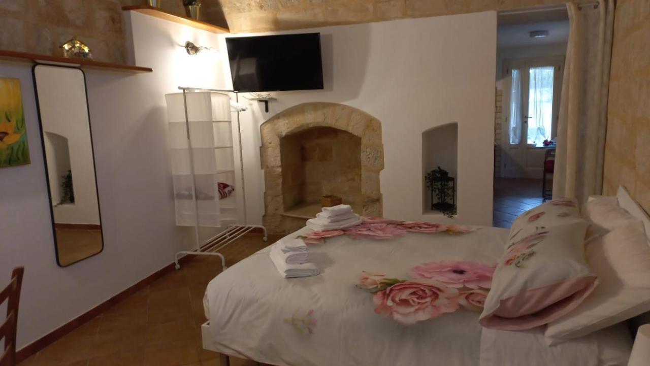 Tronchetto bianco Bed and Breakfast Mola di Bari Esterno foto